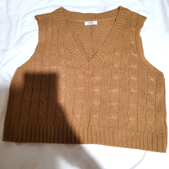 Ardene sweater vest size medium - Picture 1 of 3